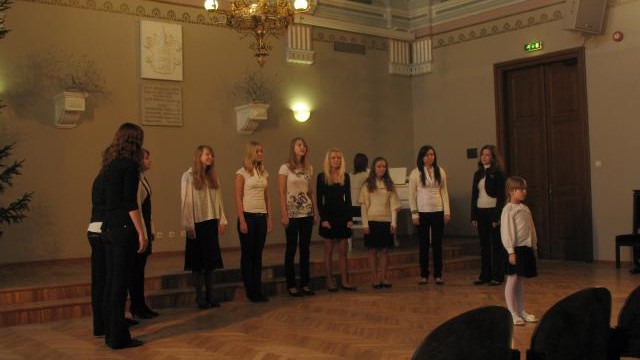 Tallinna Reaalkooli tüdrukuteansambel II koht