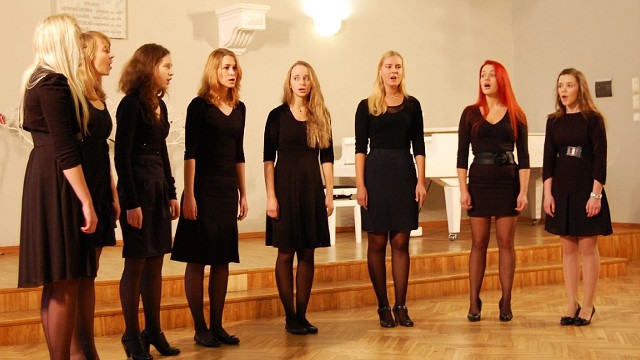 Tallinna Reaalkooli 11.klassi ansambel juhendaja Eve Karp - III koht gümnaasiumi vanuserühmas