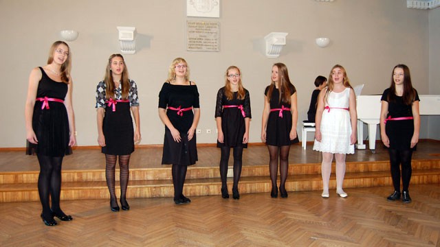 Tallinna Reaalkooli tütarlasteansambel III koht